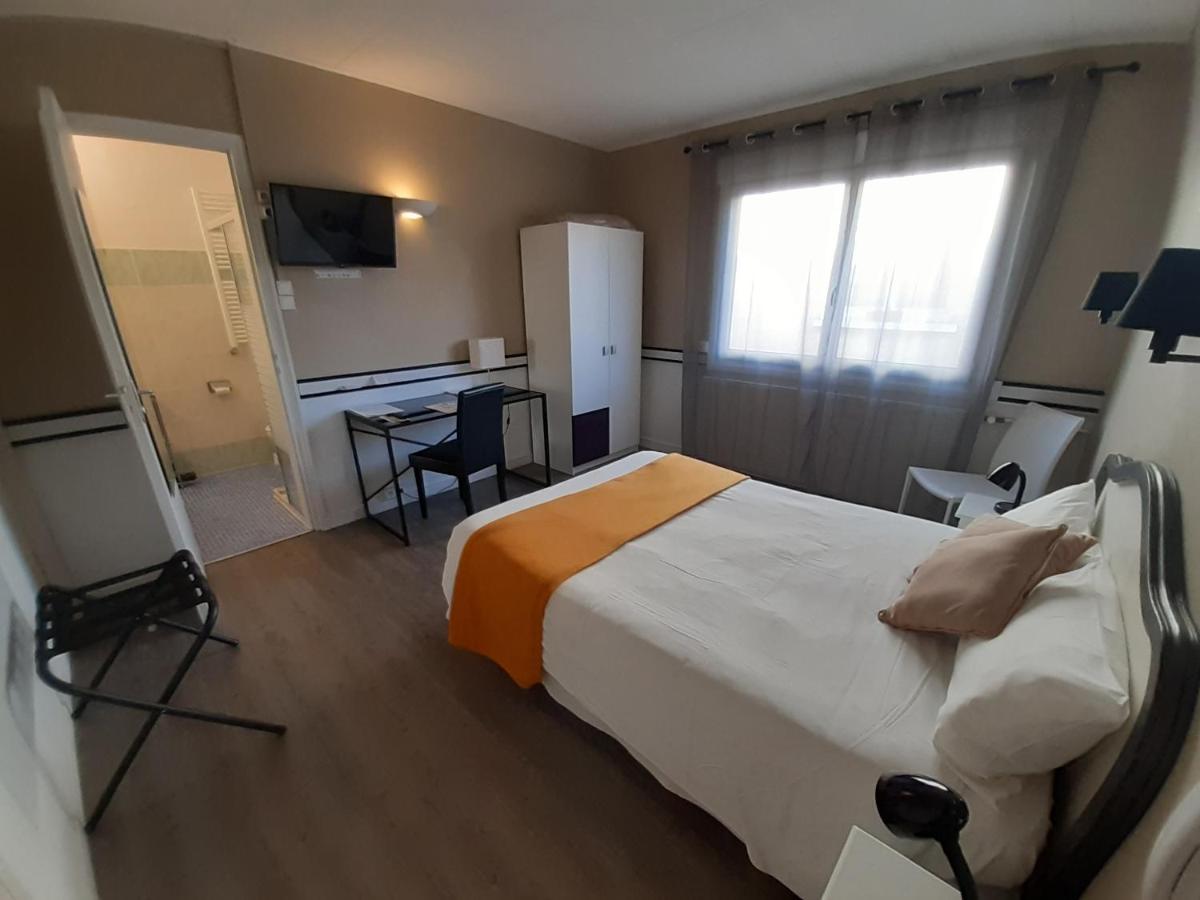 Hotel Du Tricastin Pierrelatte Exteriör bild