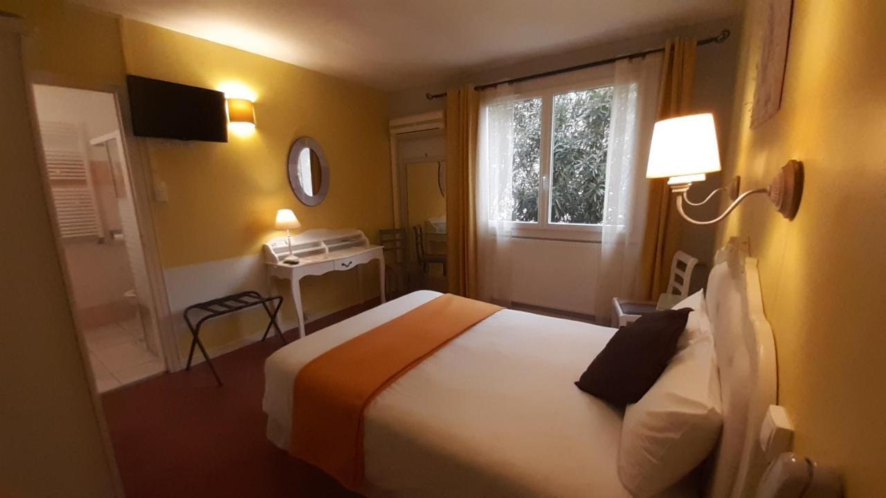 Hotel Du Tricastin Pierrelatte Exteriör bild
