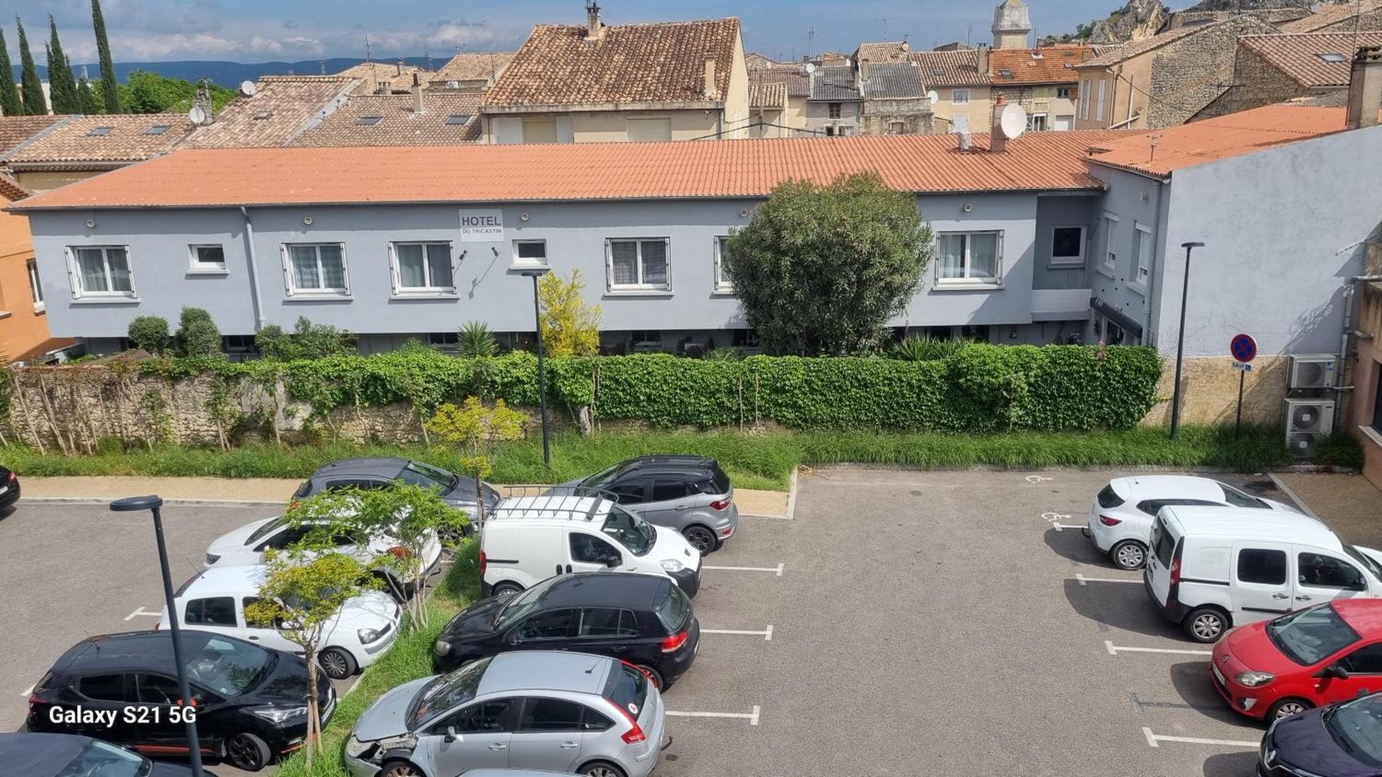 Hotel Du Tricastin Pierrelatte Exteriör bild